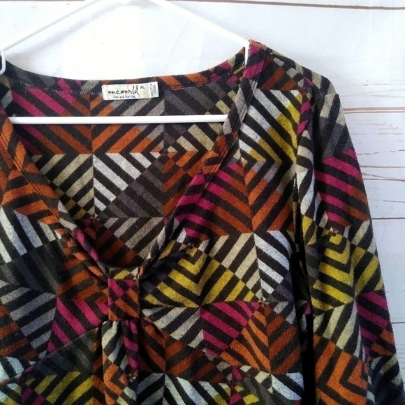 One World XL Geometric 3/4 Bell Sleeve Shirt - Picture 2 of 6